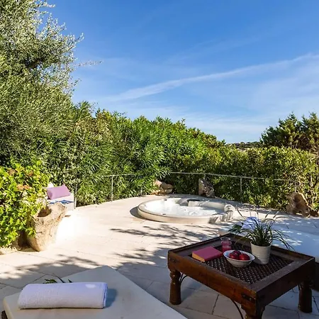 Paradiso 6, Emma Villas