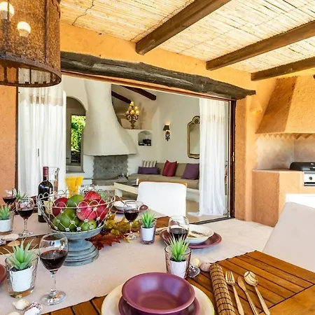 Paradiso 6, Emma Villas
